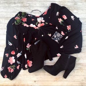 LIKE NEW BILLABONG FLORAL MINI DRESS